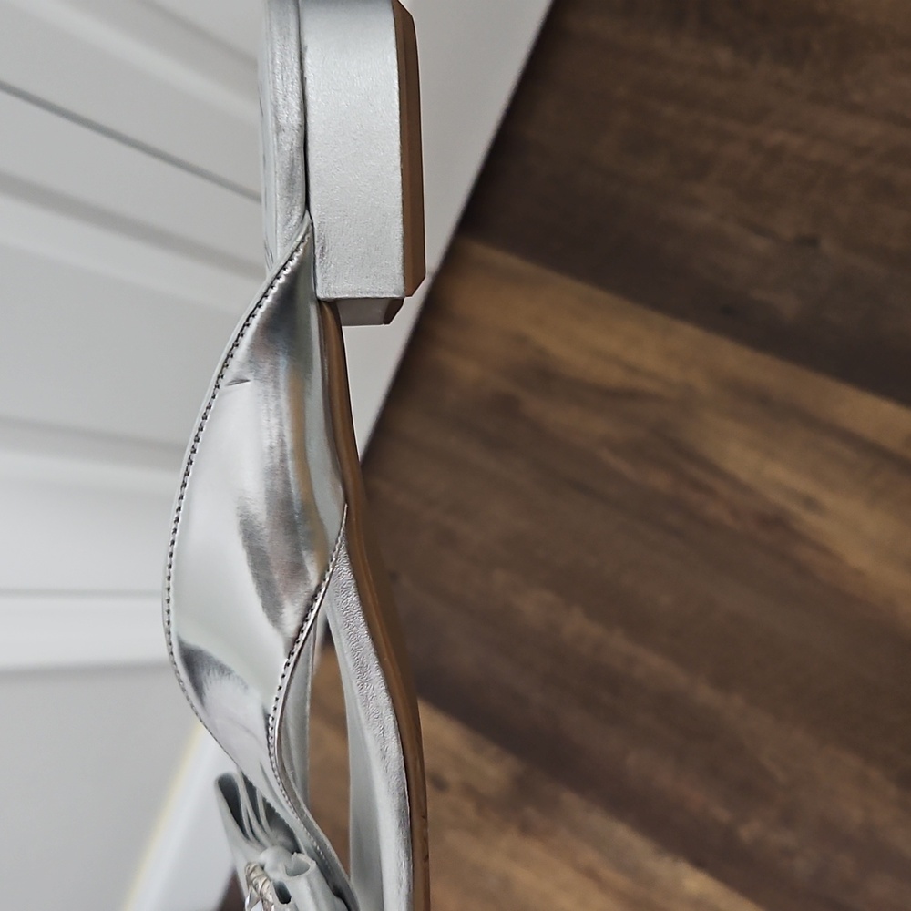 Brighton Silver Bow Flip Flops 10 - Picture 6 of 6